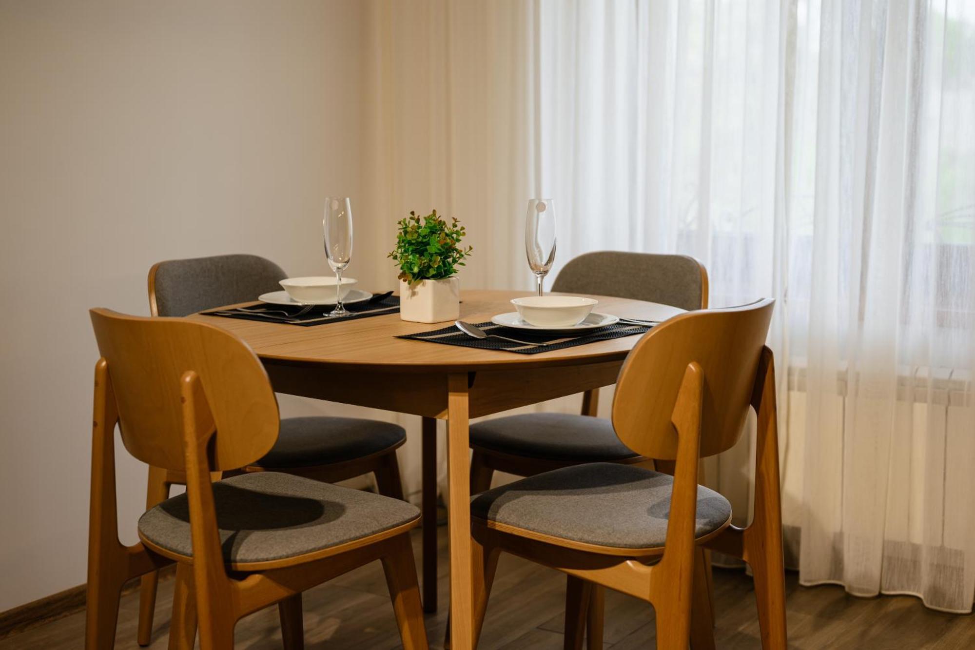 Luxury Apartments Uzhorod Dış mekan fotoğraf