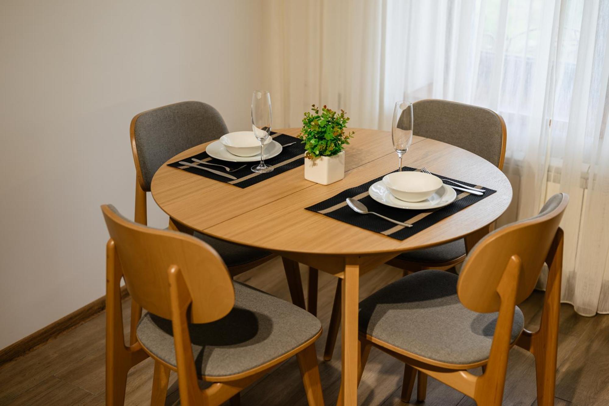 Luxury Apartments Uzhorod Dış mekan fotoğraf